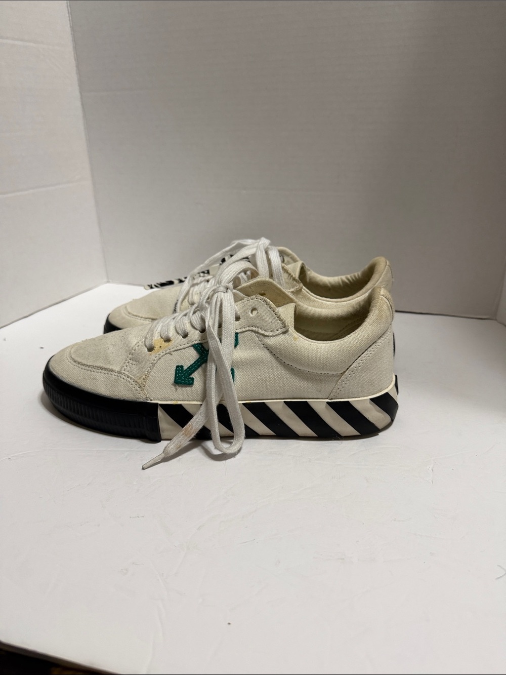 Off white canvas sneakers Size 50/US 9 (Need TLC) - Picture 4 of 17